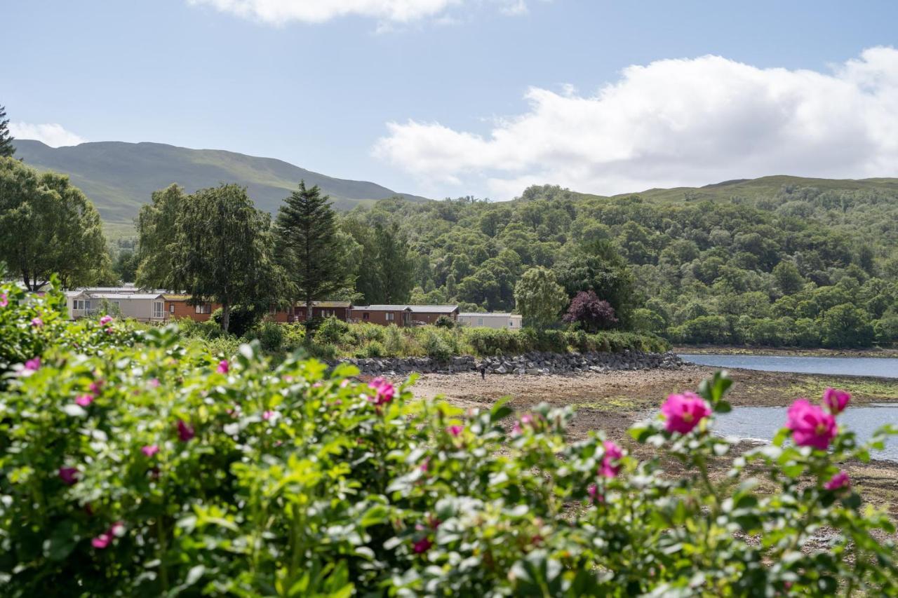 Linnhe Lochside Holidays Corpach Exterior photo