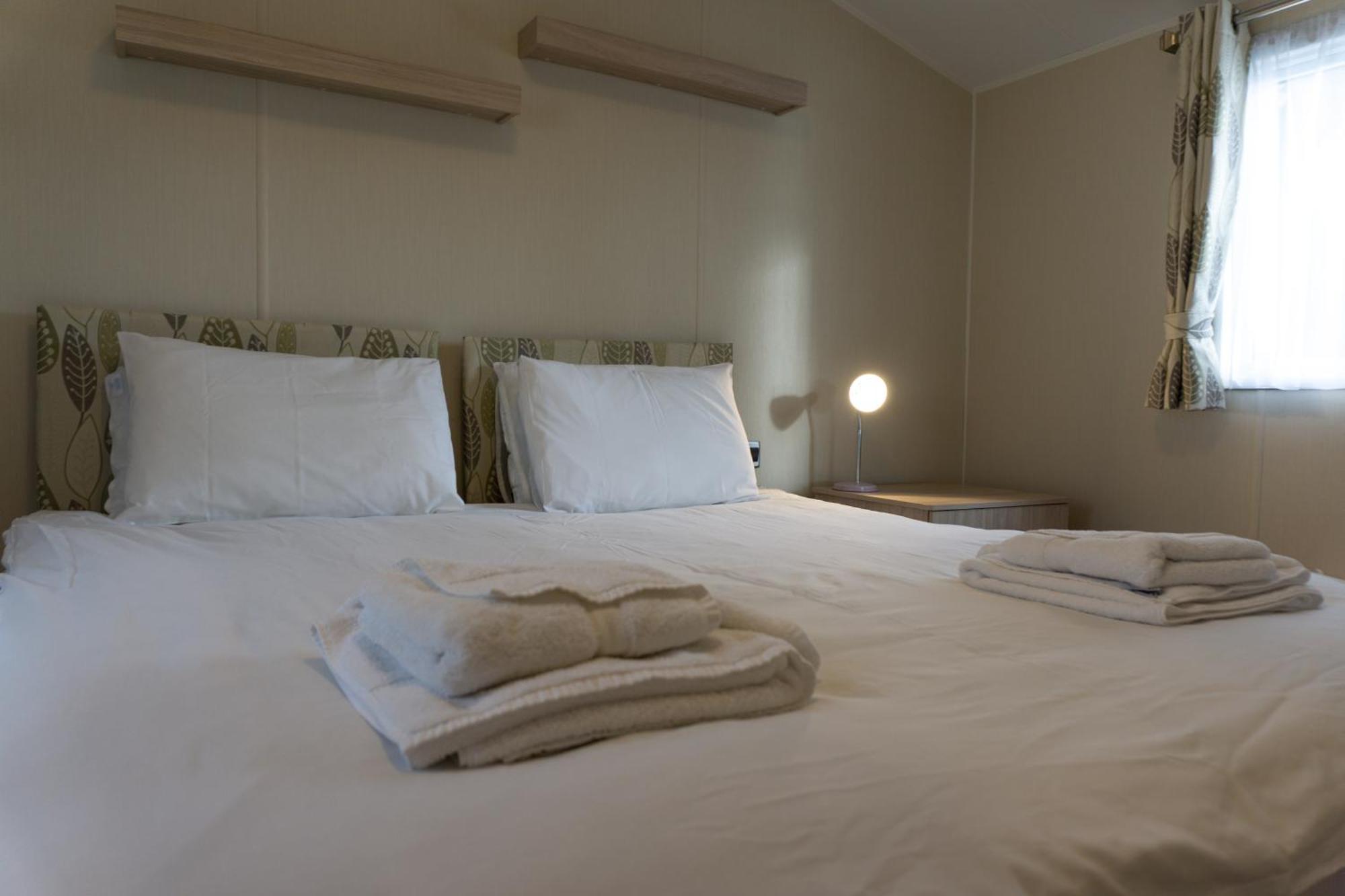 Linnhe Lochside Holidays Corpach Room photo